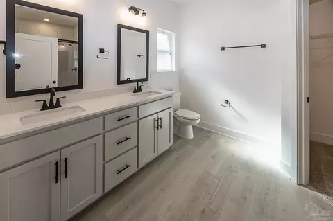 Bath - 5931 Willow Mist Ct, Pace, FL 32571 photo 3 of 4