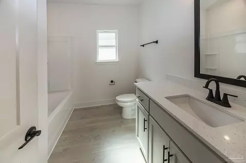 Bath - 5931 Willow Mist Ct, Pace, FL 32571 photo 2 of 4