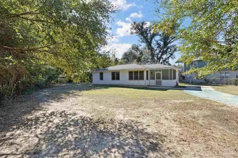 5527 Lynwood Rd, Pensacola, FL 32506