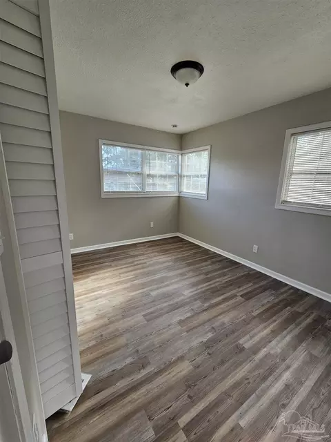 5357 Locklin Ave, Milton, FL 32570 photo 8