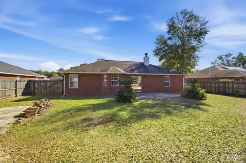 Exterior - 5271 Goshawk Dr, Milton, FL 32570 photo 5 of 9