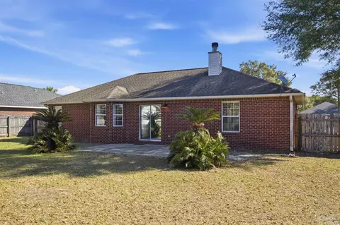Exterior - 5271 Goshawk Dr, Milton, FL 32570 photo 8 of 9