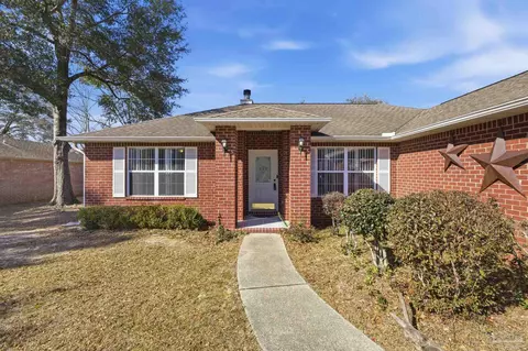 Exterior - 5271 Goshawk Dr, Milton, FL 32570 photo 3 of 9