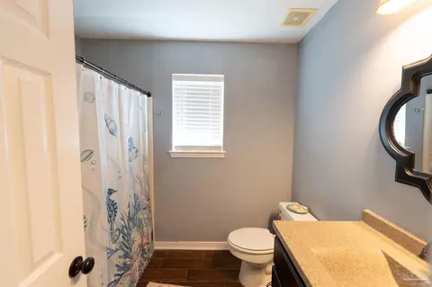 Bath - 5565 Whispering Woods Dr, Pace, FL 32571 photo 4 of 4