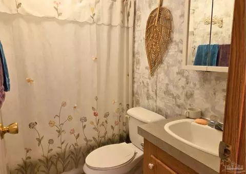 Bath - 4505 Edgewood Dr, Milton, FL 32583 photo 1 of 2