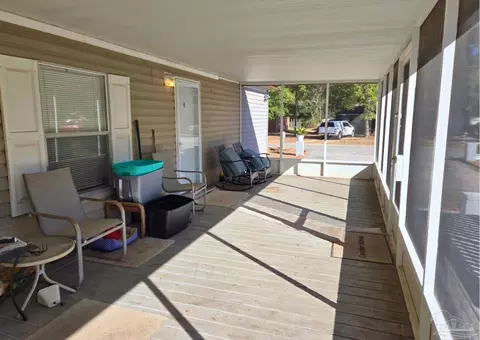 Exterior - 4505 Edgewood Dr, Milton, FL 32583 photo 2 of 2