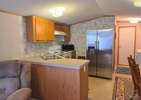 Kitchen - 4505 Edgewood Dr, Milton, FL 32583 photo 1 of 3