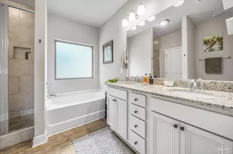Bath - 2544 Caldwell Cir, Pace, FL 32571 photo 3 of 4