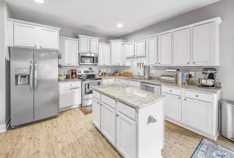 Kitchen - 2544 Caldwell Cir, Pace, FL 32571 photo 2 of 4