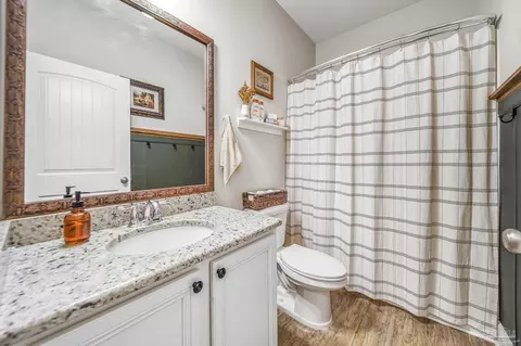 Bath - 2544 Caldwell Cir, Pace, FL 32571 photo 1 of 4