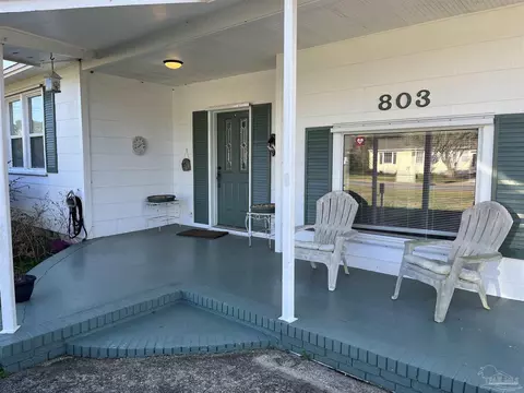 803 Rue Max St, Pensacola, FL 32507