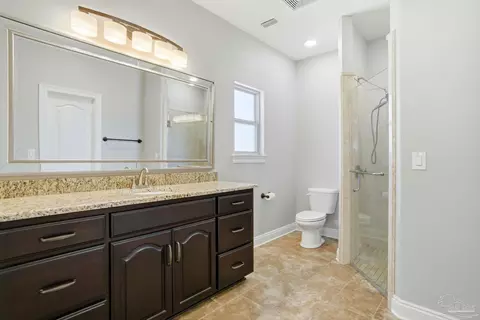 Bath - 5477 Madelines Way, Pace, FL 32571 photo 4 of 7