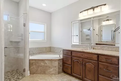 Bath - 5477 Madelines Way, Pace, FL 32571 photo 3 of 7