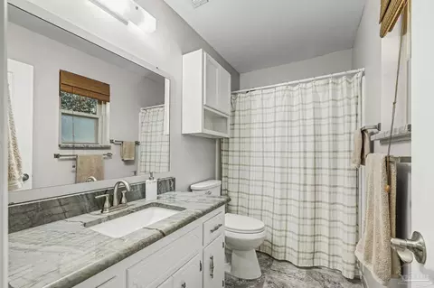 Bath - 4975 Jack Cobb Ln, Pace, FL 32571 photo 1 of 2