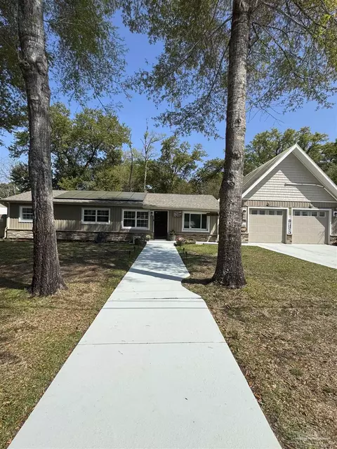 4708 Dean Dr, Pace, FL 32571