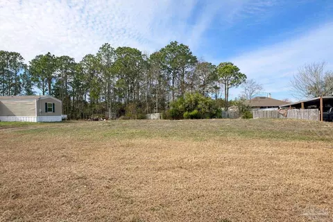 1915 Constitution Dr, Navarre, FL 32566