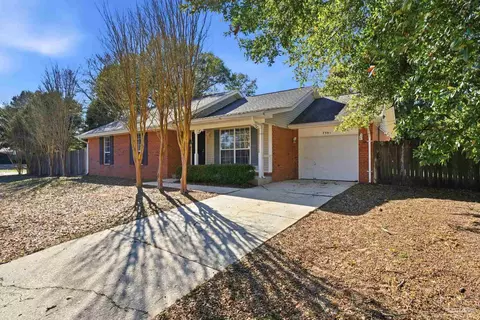 Exterior - 7301 Copter Ln, Milton, FL 32570 photo 3 of 8