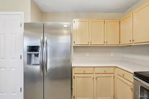 Kitchen - 7301 Copter Ln, Milton, FL 32570 photo 4 of 4