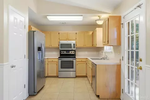 Kitchen - 7301 Copter Ln, Milton, FL 32570 photo 2 of 4