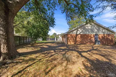 Exterior - 7301 Copter Ln, Milton, FL 32570 photo 8 of 8