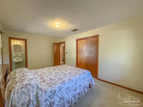 Bedroom - 6558 Cedar St, Milton, FL 32570 photo 2 of 4