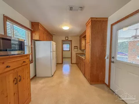 Entry Way - 6558 Cedar St, Milton, FL 32570 photo 1 of 1