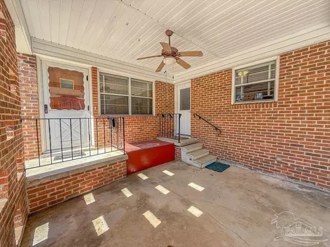 Exterior - 6558 Cedar St, Milton, FL 32570 photo 2 of 5