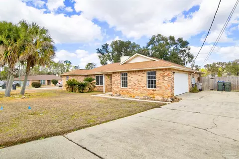 308 Twisted Oak Dr, Cantonment, FL 32533