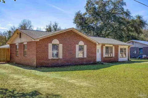 5247 Catalina St, Pace, FL 32571