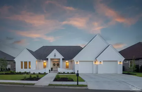 5677 Highland Lake Dr, Milton, FL 32583