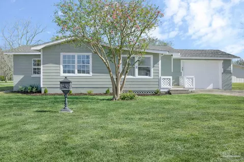 4710 Wiggins Ln, Century, FL 32535