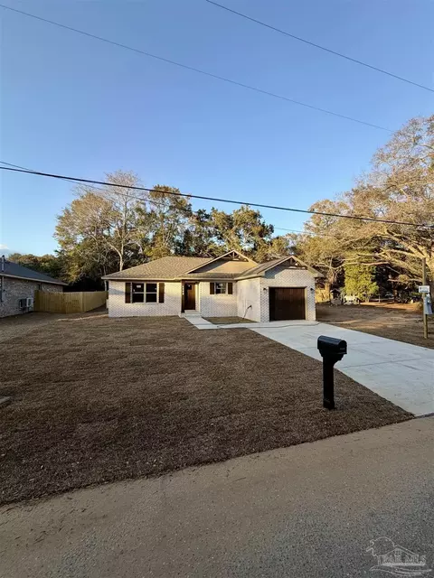 6288 Long St, Milton, FL 32570