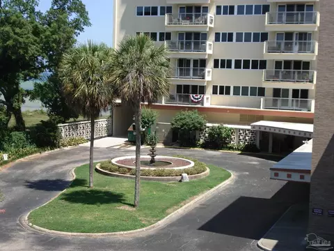 825 Bayshore Dr #1208, Pensacola, FL 32507