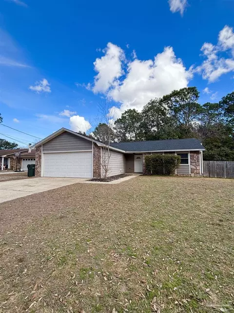 2912 Breckenridge Dr, Pensacola, FL 32526