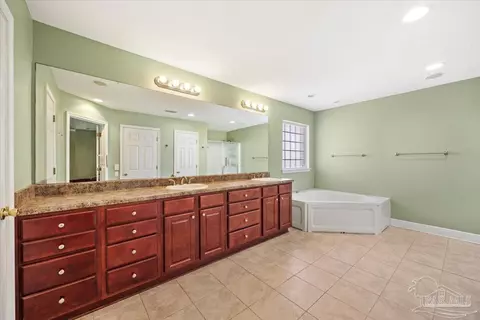 Bath - 4856 Aleff Rd, Pace, FL 32571 photo 2 of 3