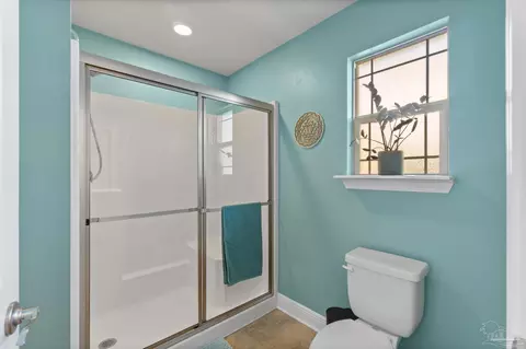 Bath - 5221 English Oak Dr, Pace, FL 32571 photo 4 of 4