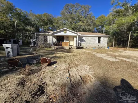 10598 Kansas Ave, Milton, FL 32583