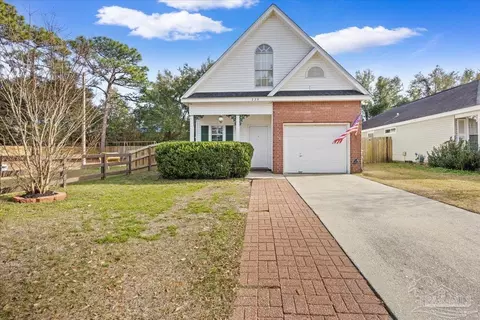 225 Wildflower Ln, Pensacola, FL 32514