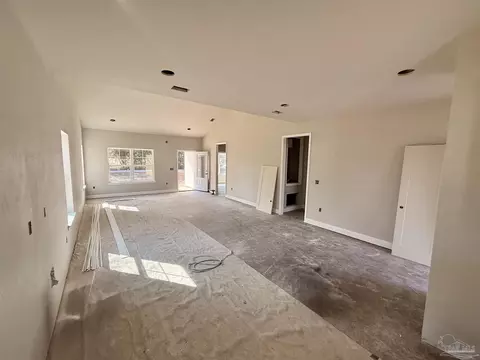 Living - 5307 Edeker Cir, Jay, FL 32565 photo 4 of 4