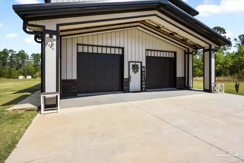 Exterior - 8200 Teton Crest Dr, Pace, FL 32571 photo 7 of 10