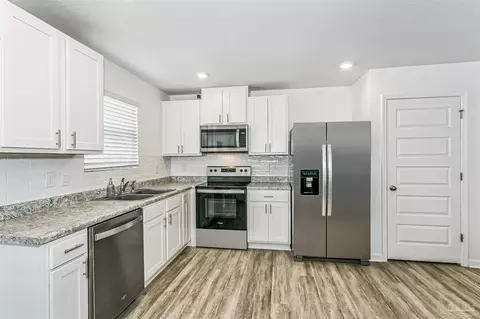 Kitchen - 2536 Sutton Place Dr, Cantonment, FL 32533 photo 1 of 1