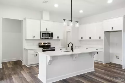 Kitchen - 4224 Byrnwyck Pl, Pace, FL 32571 photo 1 of 4