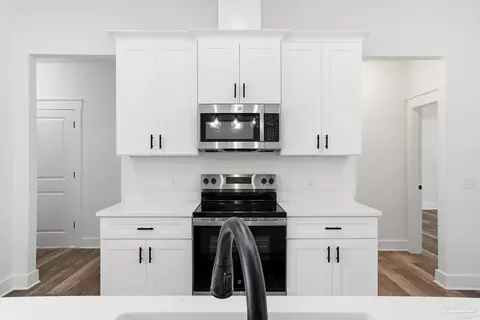 Kitchen - 4224 Byrnwyck Pl, Pace, FL 32571 photo 4 of 4