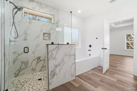 Bath - 4224 Byrnwyck Pl, Pace, FL 32571 photo 2 of 4