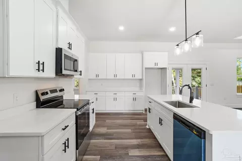 Kitchen - 4224 Byrnwyck Pl, Pace, FL 32571 photo 3 of 4