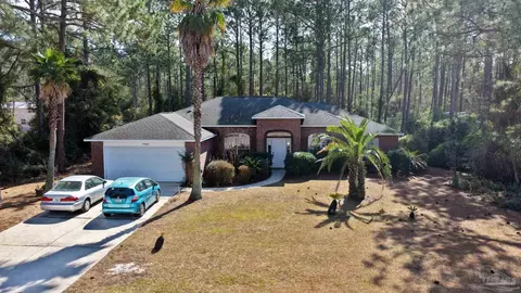 7463 Olympia St, Navarre, FL 32566