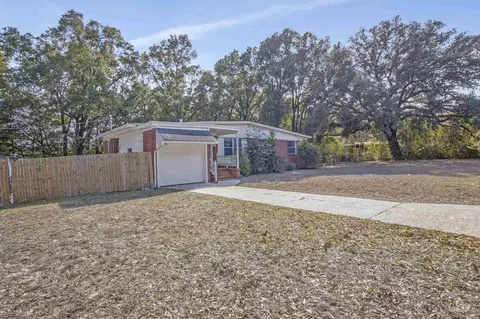 Exterior - 6589 Cedar St, Milton, FL 32570 photo 6 of 9