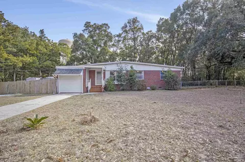 Exterior - 6589 Cedar St, Milton, FL 32570 photo 1 of 9
