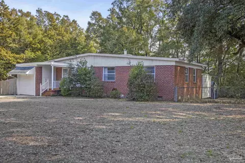Exterior - 6589 Cedar St, Milton, FL 32570 photo 7 of 9