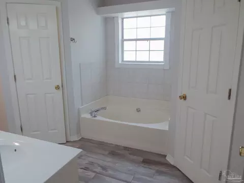 Bath - 4315 Bayou Ridge Dr, Pace, FL 32571 photo 1 of 4
